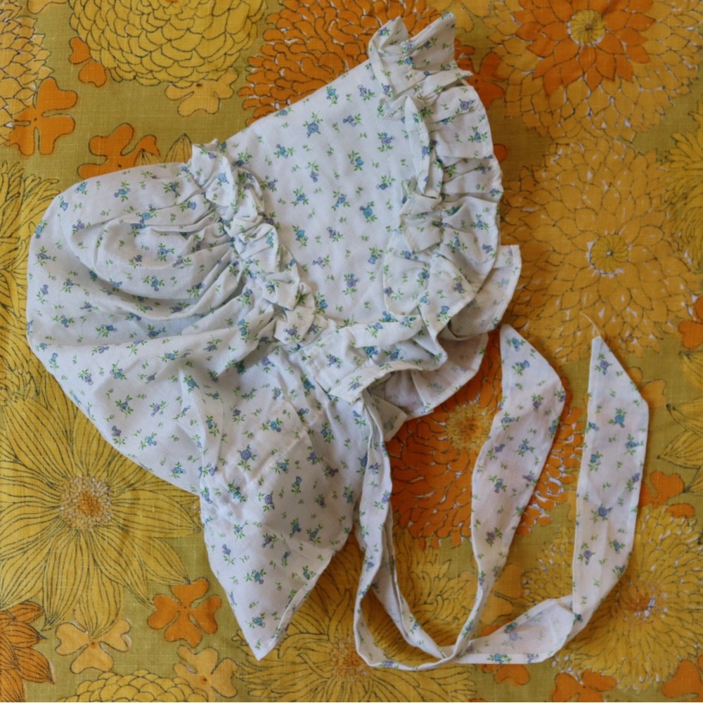 VTG Floral Ruffled Bonnet